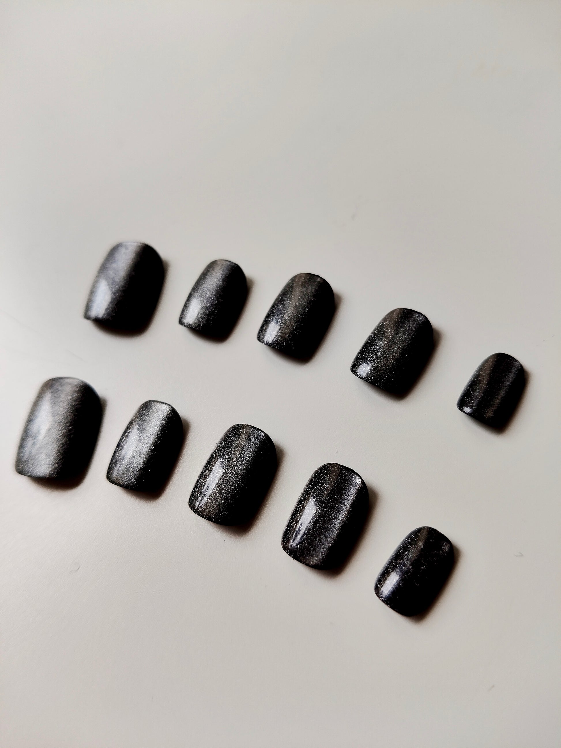 Midnight Dust – Magnetic Black Glitter Square Press-On Nails