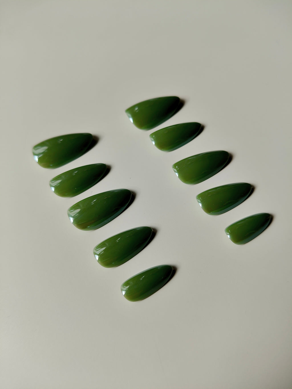 Moss Green Glossy Press-On Nails – Justmee Reusable 30-Piece Set