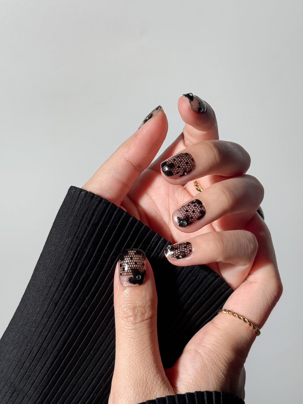 Midnight Lace - 10 pcs Press On Nails