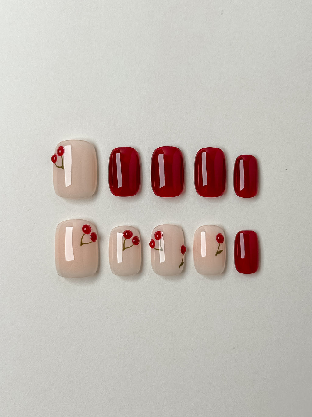 Red Cherry Crush – 10 handgefertigte künstliche Fingernägel