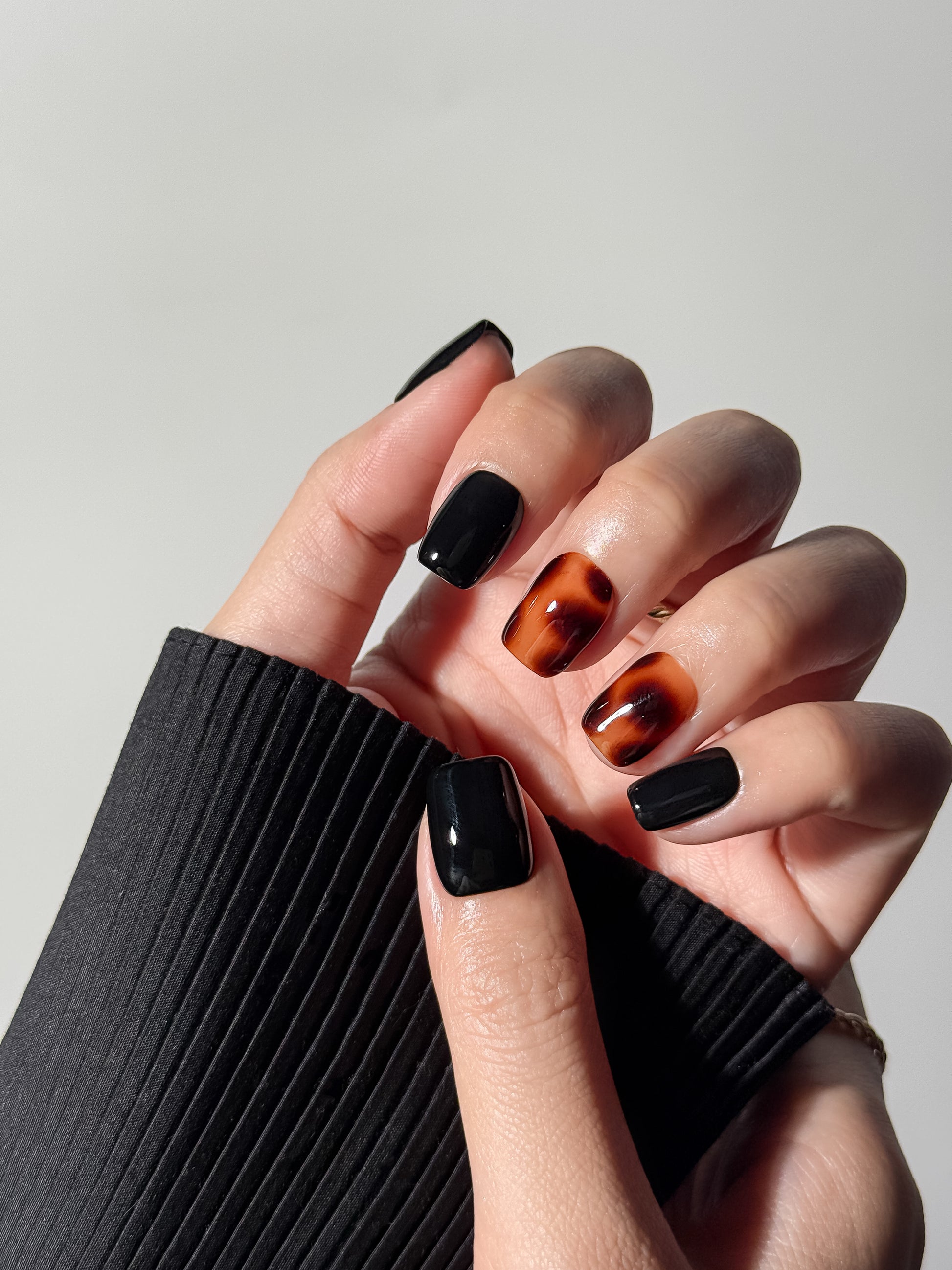 Noir Flame - 10 pcs Press On Nails