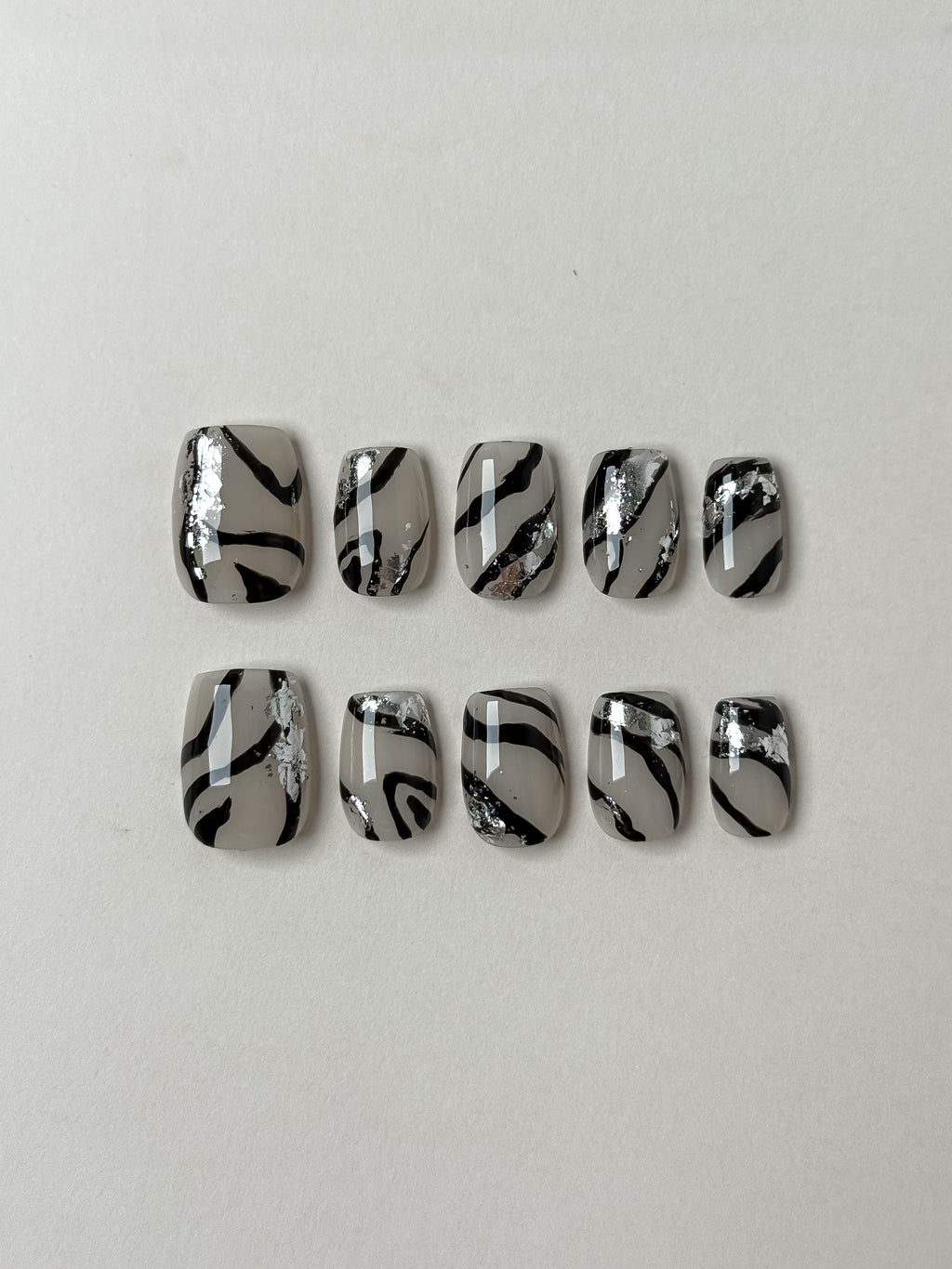 Wild Whisper - 10 pcs Press On Nails