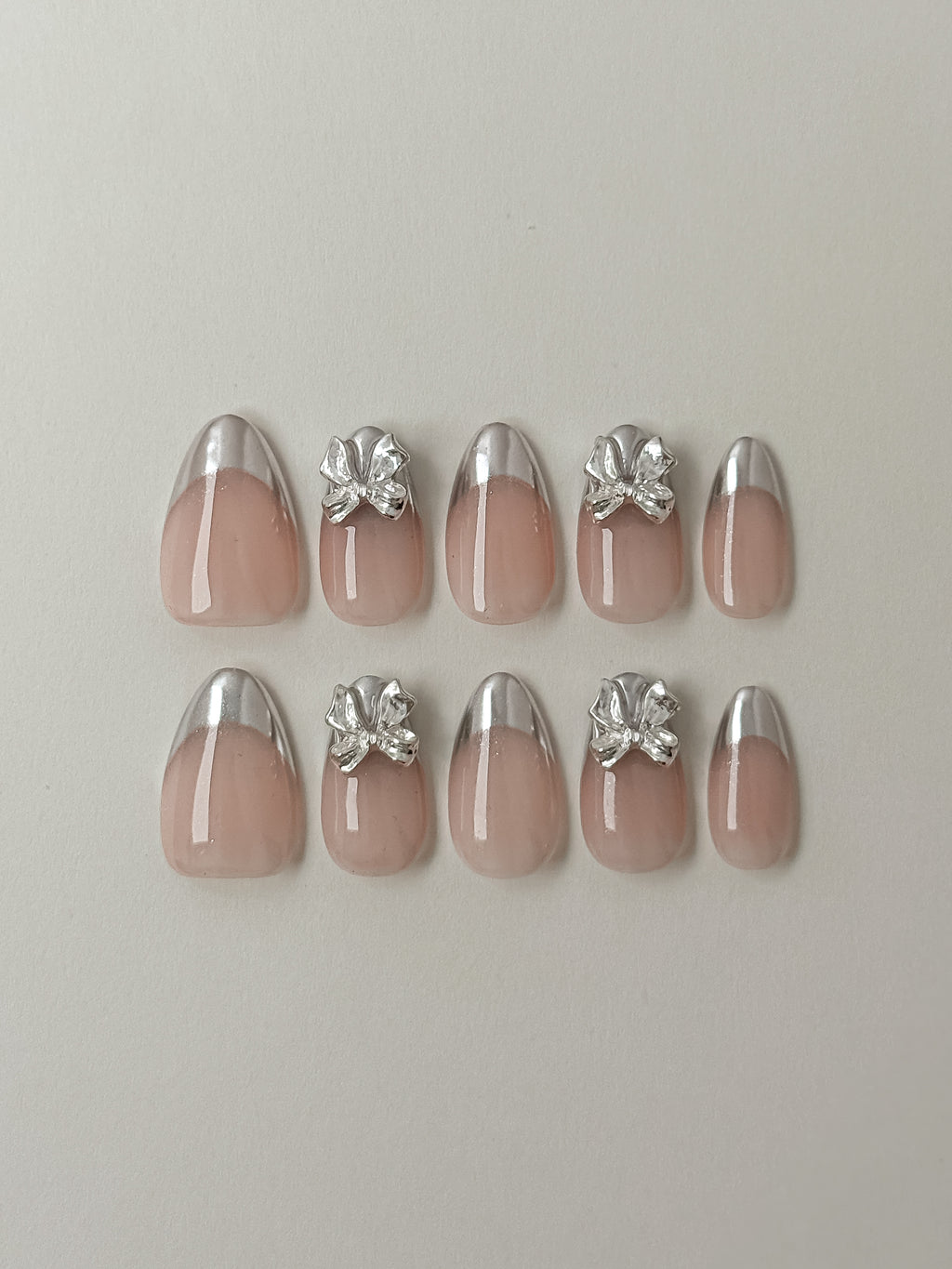 Glam Bow- 10 pcs Press On Nails