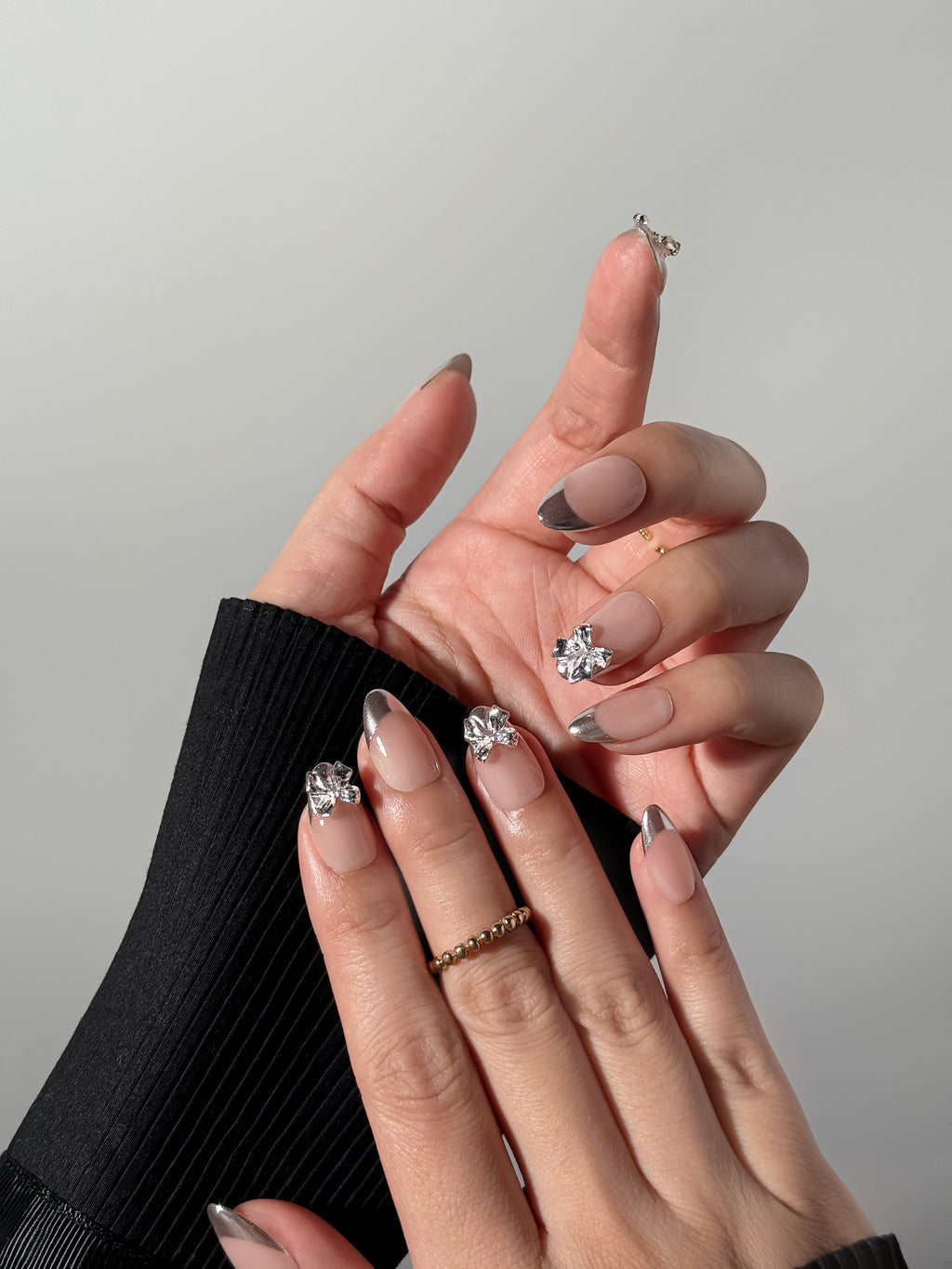 Glam Bow- 10 pcs Press On Nails