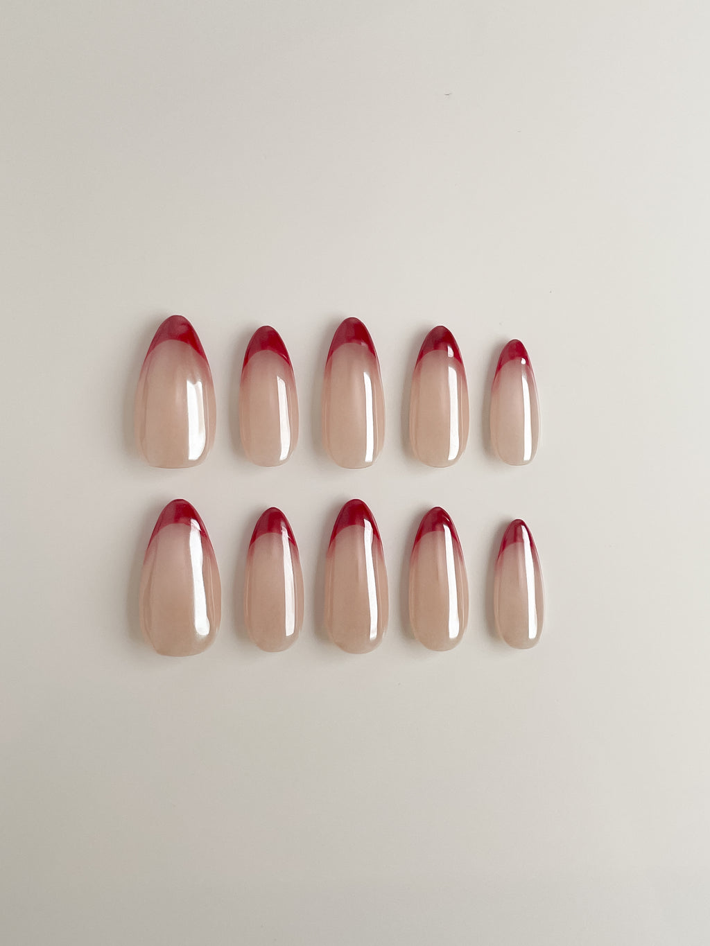 Cherry Gloss Press-On Nägel – Klassisch Rot French