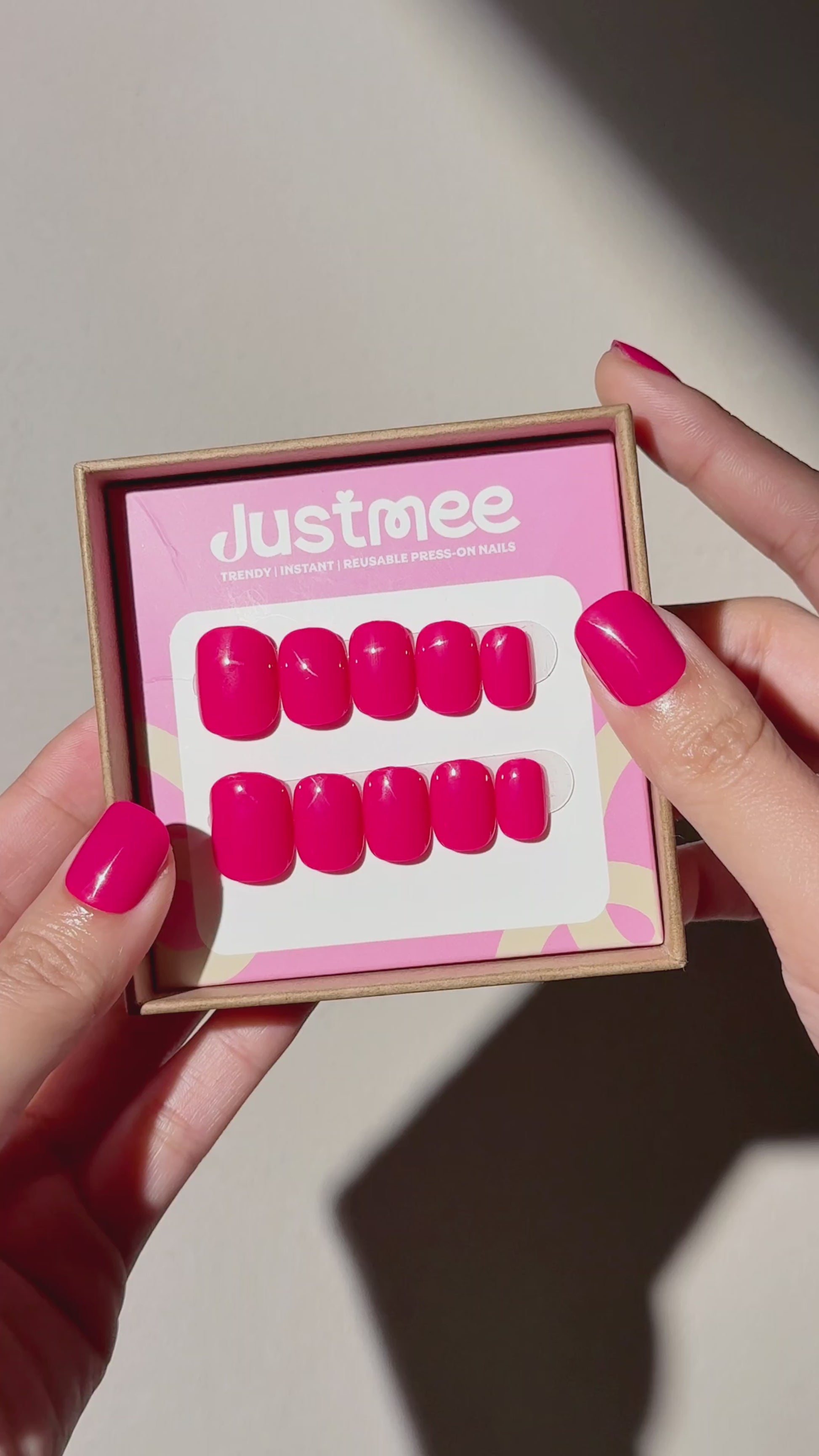 Leuchtendes Fuchsia – 30 Stück künstliche Fingernägel
